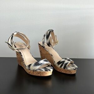 NY&Co Black and White Wedge Sandals Sz 6